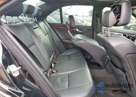 2013 Mercedes-Benz C 300 4Matic из США, поврежденный, VIN WDDGF8AB5DA803419